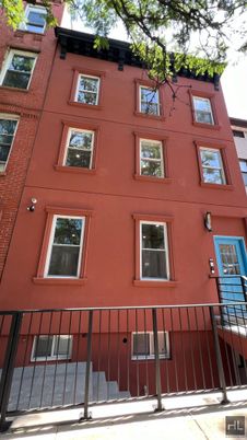 Exterior, Facade, Brownstone