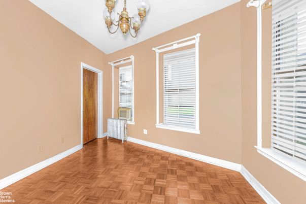 Chandelier, Empty room, Interior, Wood Texture Flooring