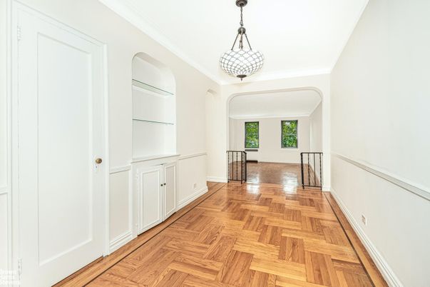Interior, Pendant Lights, Wood Texture Flooring