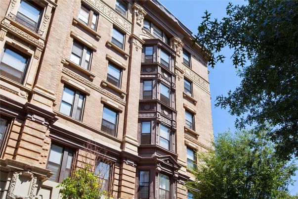 Exterior, Facade, Brownstone