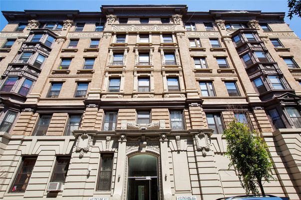 Exterior, Facade, Brownstone