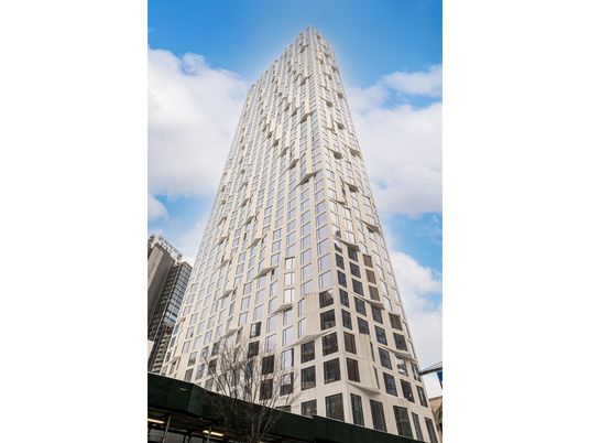 Exterior, Facade, Highrise