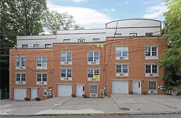 Attached, Exterior, Facade, Brick Facade, Rowhouse