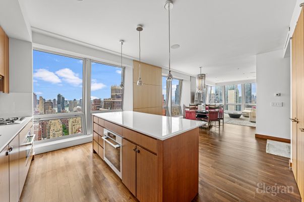 Chandelier, Dining room, Interior, Kitchen, Pendant Lights, Recessed Lighting, Wood Texture Flooring