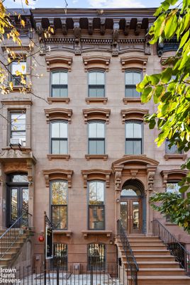 Exterior, Facade, Brownstone