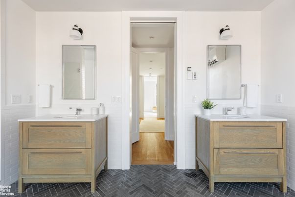Bathroom, Dual Sink Vanities, Interior