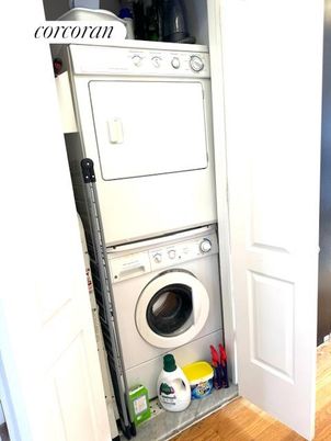 Interior, Utility Closets, Washer, Wood Texture Flooring