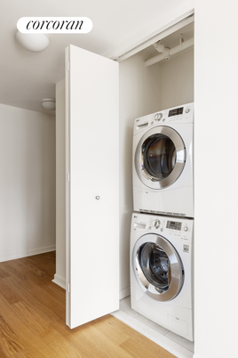 Interior, Utility Closets, Washer, Wood Texture Flooring