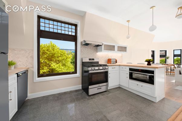 Dining room, Interior, Kitchen, Pendant Lights, Stainless Steel Appliances
