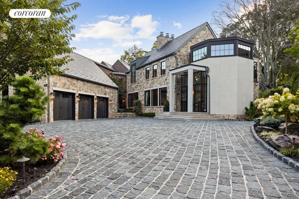 Attached, Exterior, Facade, French Provincial