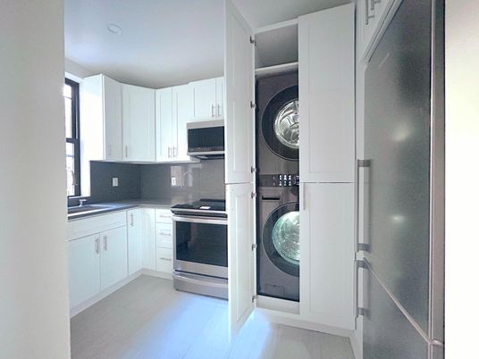 Interior, Kitchen, Recessed Lighting, Washer