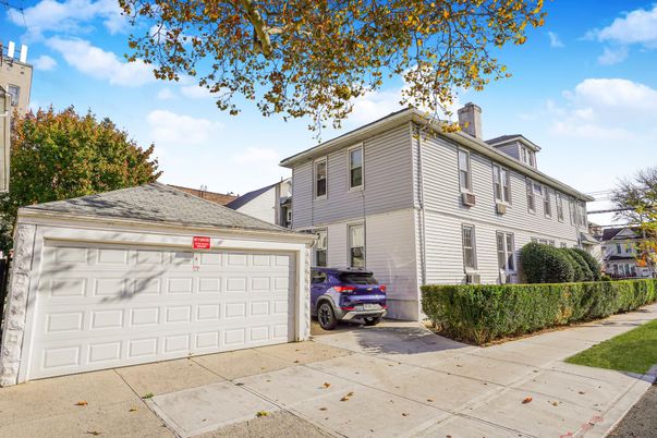 Detached Garage, Exterior
