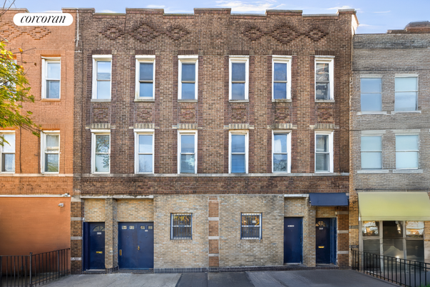 Exterior, Facade, Brick Facade, Rowhouse