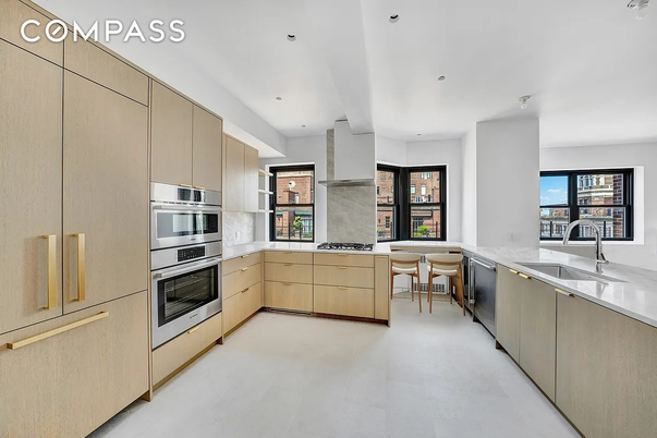 Dining room, Interior, Kitchen, Recessed Lighting, Stainless Steel Appliances