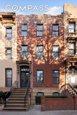 Exterior, Facade, Brick Facade, Rowhouse
