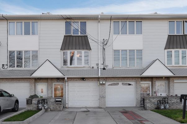 Attached, Exterior, Facade, Brick Facade, Rowhouse