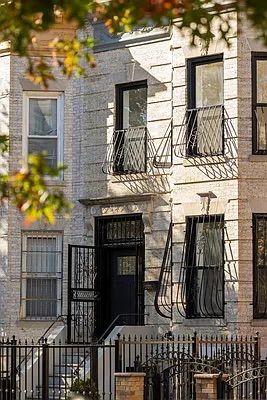 Exterior, Facade, Brick Facade, Rowhouse