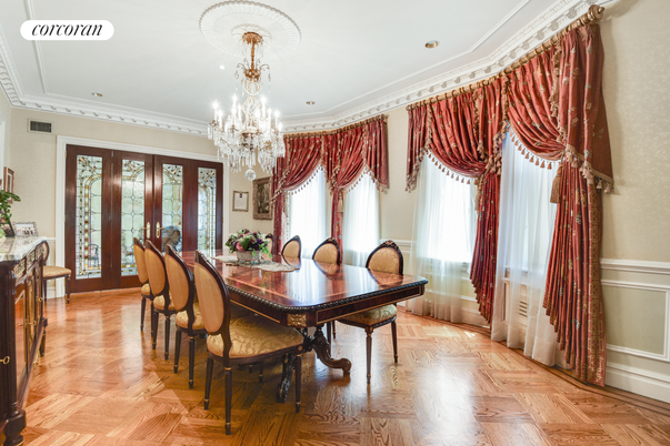 Chandelier, Dining room, Interior, Recessed Lighting, Wood Texture Flooring