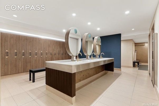 Bathroom, Interior, Recessed Lighting