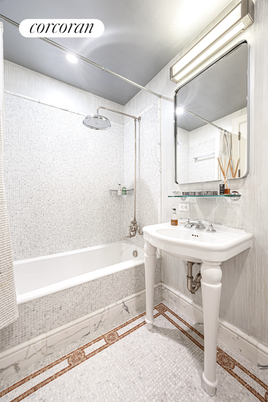 Bathroom, Interior, Recessed Lighting