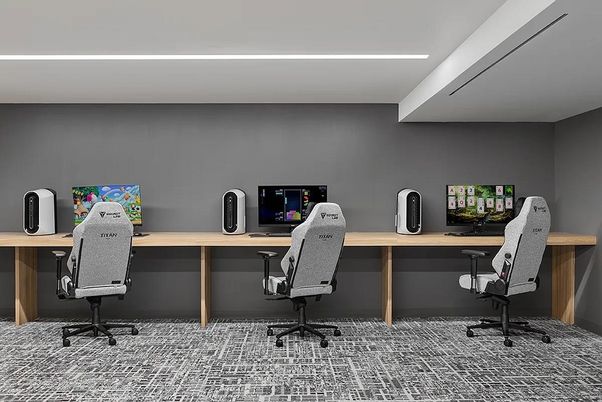 Home Office, Interior