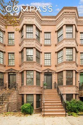 Exterior, Facade, Brownstone