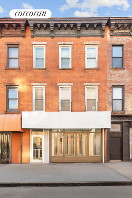 Exterior, Facade, Brick Facade, Rowhouse