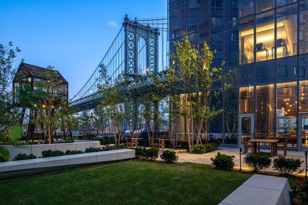 Backyard, Exterior, Facade, Highrise