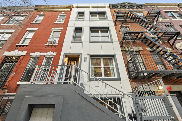 Exterior, Facade, Brick Facade, Rowhouse
