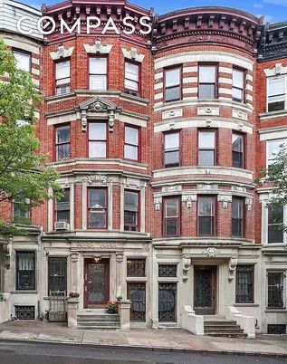 Exterior, Facade, Brick Facade, Rowhouse