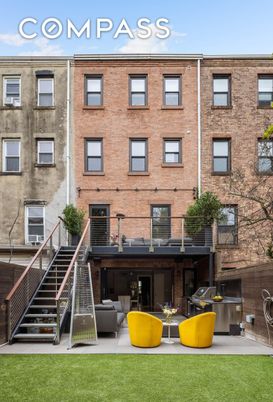 Exterior, Facade, Brick Facade, Rowhouse