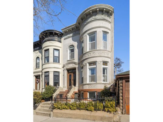 Exterior, Facade, Brownstone