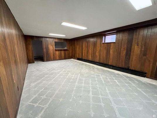 Empty room, Interior, Recessed Lighting, Wooden Walls