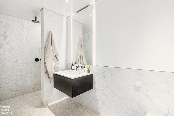 Bathroom, Interior, Marble Walls, Recessed Lighting