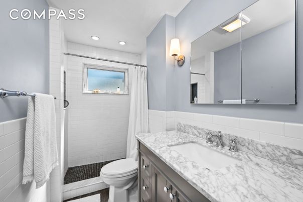 Bathroom, Interior, Recessed Lighting