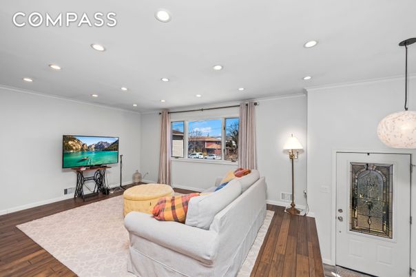 Interior, Living room, Pendant Lights, Recessed Lighting, Wood Texture Flooring