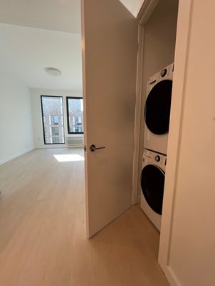 Interior, Utility Closets, Washer, Wood Texture Flooring