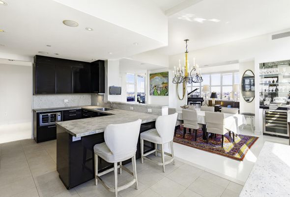 Chandelier, Dining room, Interior, Kitchen, Living room, Piano, Recessed Lighting