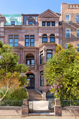 Exterior, Facade, Brownstone