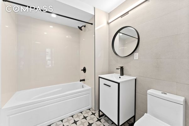 Bathroom, Interior, Recessed Lighting