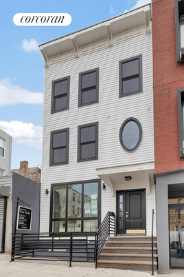 Exterior, Facade, Brick Facade, Rowhouse