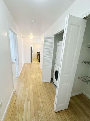 Interior, Utility Closets, Washer, Wood Texture Flooring