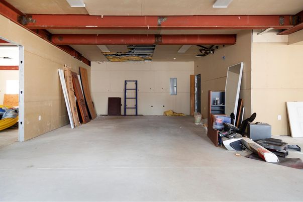 Garage, Interior