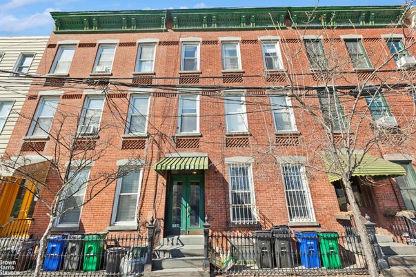 Exterior, Facade, Brick Facade, Rowhouse