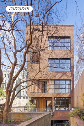 Exterior, Facade, Brick Facade, Rowhouse