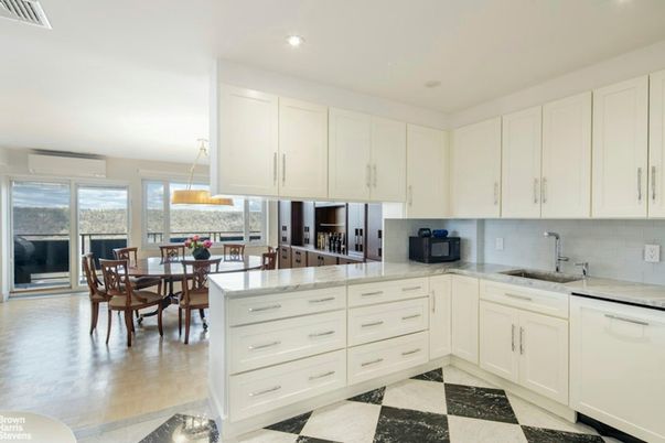 Dining room, Interior, Kitchen, Pendant Lights, Recessed Lighting