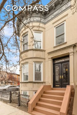 Exterior, Facade, Brownstone