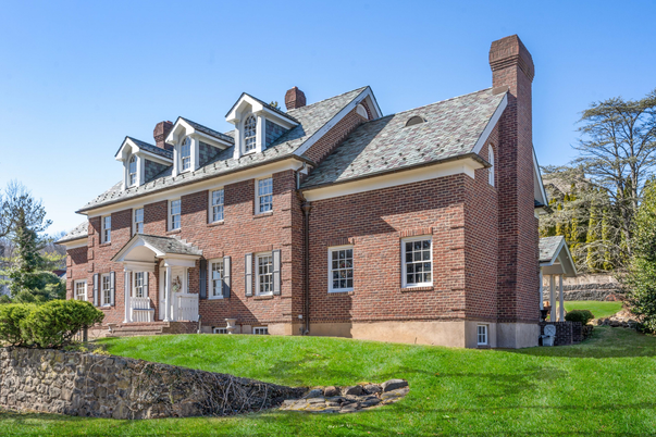 Exterior, Facade, Brick Facade, Georgian
