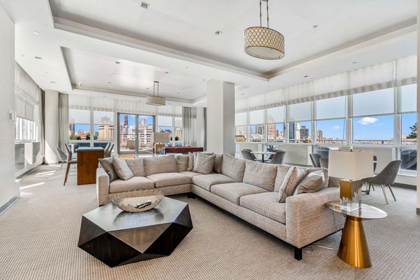 Dining room, Interior, Living room, Pendant Lights, Recessed Lighting, Water