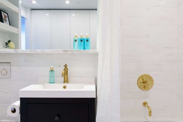 Bathroom, Interior, Recessed Lighting